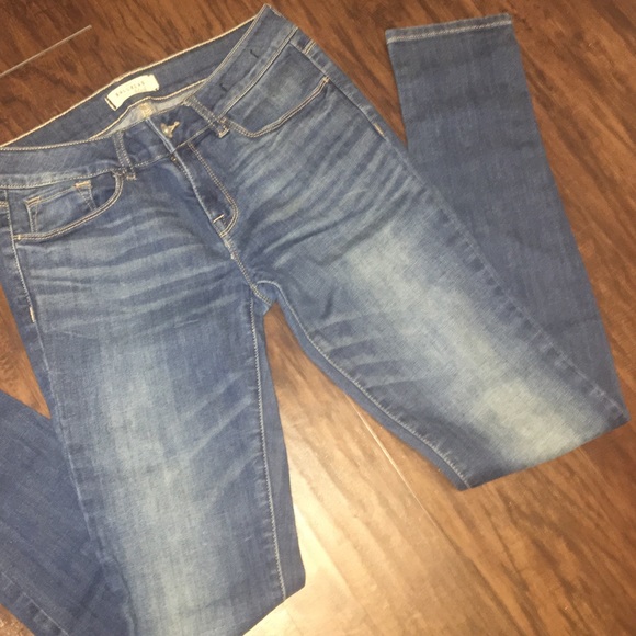 Bullhead size 7 women’s jeans - Picture 3 of 5